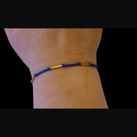 J.Crew Gold Tone Blue Knotted Cord Size 6.5" Long Toggle Clasp Bracelet - Picture 8 of 8